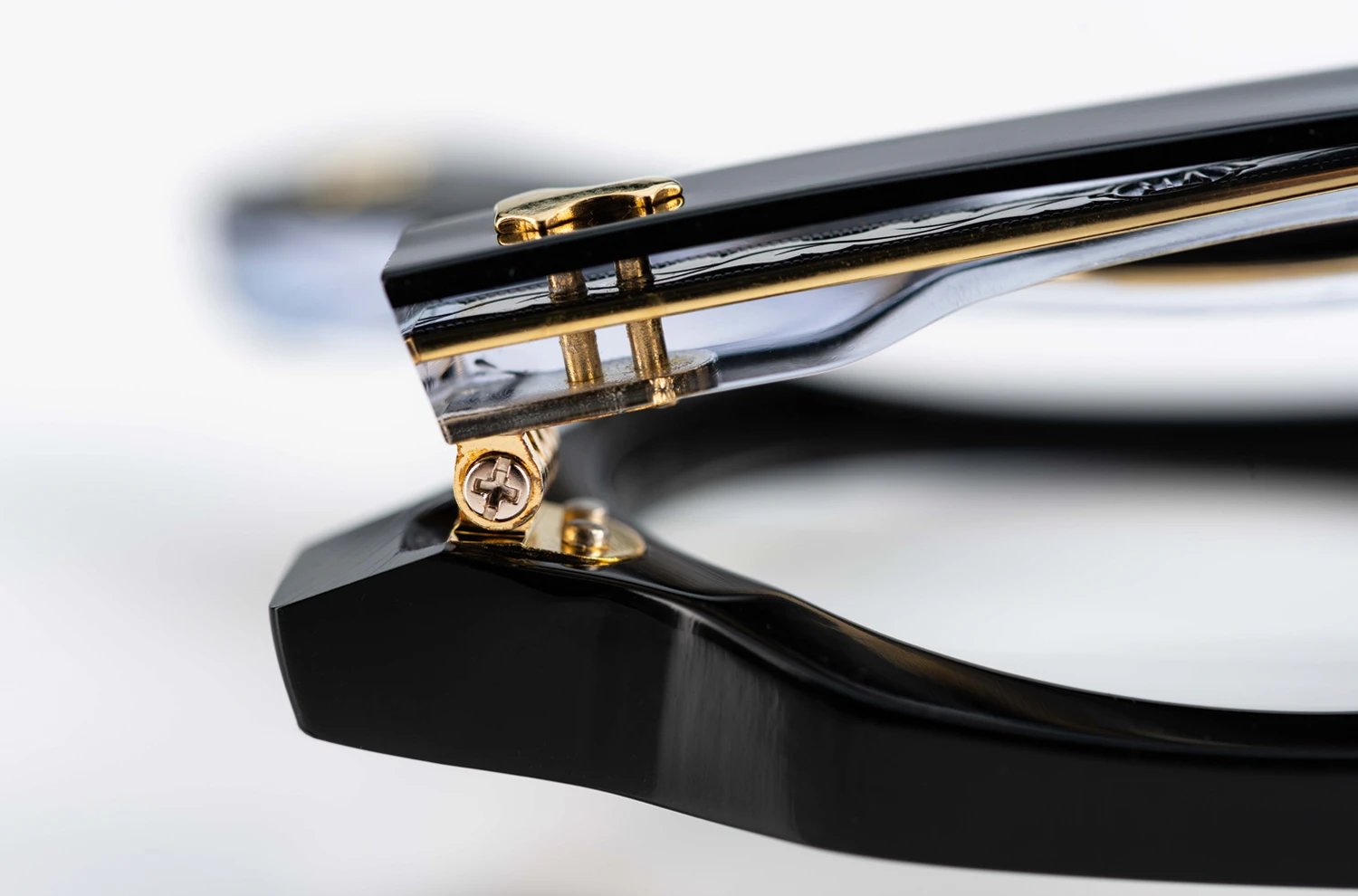 TVR – True Vintage Revival – S3 - Originals – Retro – Kunststoff – Made in Japan – Panto – Rund – Yamada Mitsukazu – black crystal – Detail