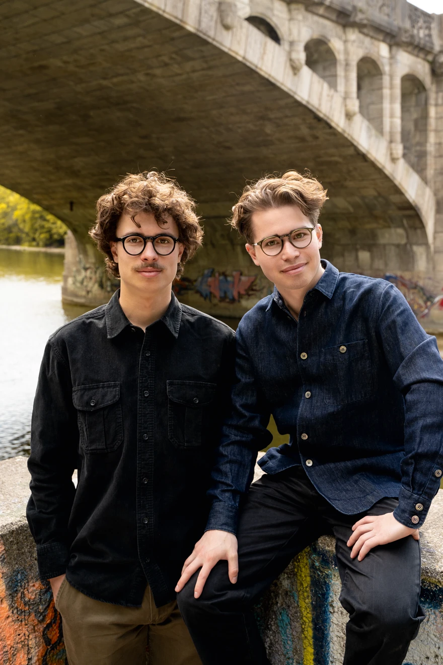 Brillen von ALF 23-22 und Oliver Peoples O-Malley – beides klassische Pantobrillen aus Acetat – Kitschenberg