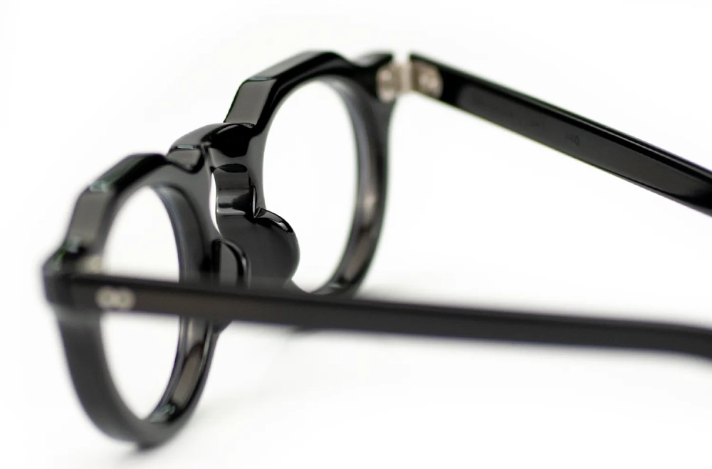 Brille von Corner Decadence 1 – schwarze Kronenpanto Acetatfassung – handgemacht in Japan - Kitschenberg