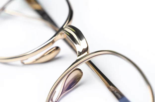 Ducloux Amata in Gold – Pantobrille aus Blocktitan – produziert in Japan – Kitschenberg