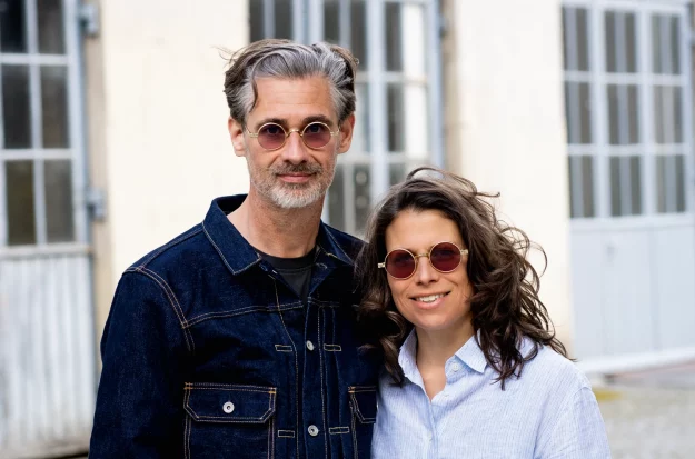 Ducloux Numisma und Cyclopia – runde Sonnenbrillen - goldenes Blocktitan Transition rubinroten Gläsern – Kitschenberg