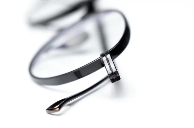 Pantobrille aus grauem Titan von Kamemannen in Japan produziert – Model 113 brh - Kitschenberg