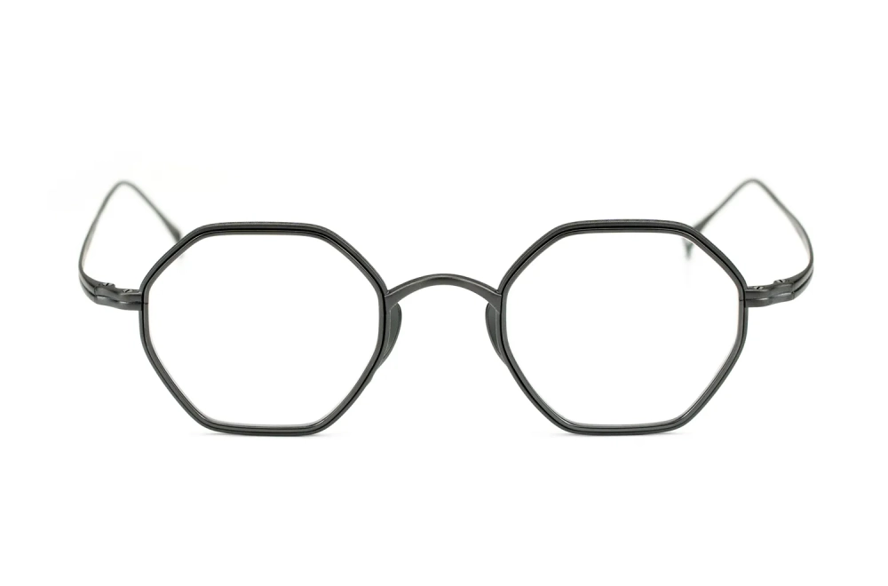 Titanbrille von Kamemannen 1232 mbkbk schwarz – achteckige Brille in matt und glanz schwarz – Made in Japan – Kitschenberg