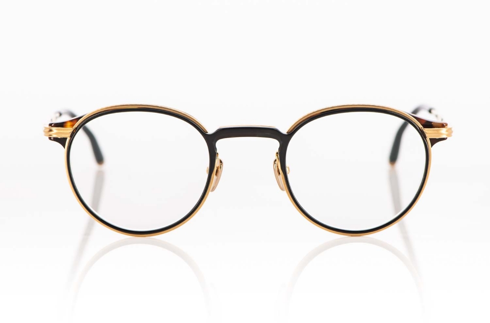 Masunaga – ziselierte goldene Titan Metall Panto Brille mit schwarz braunem Acetat Einlagen - KITSCHENBERG Brillen