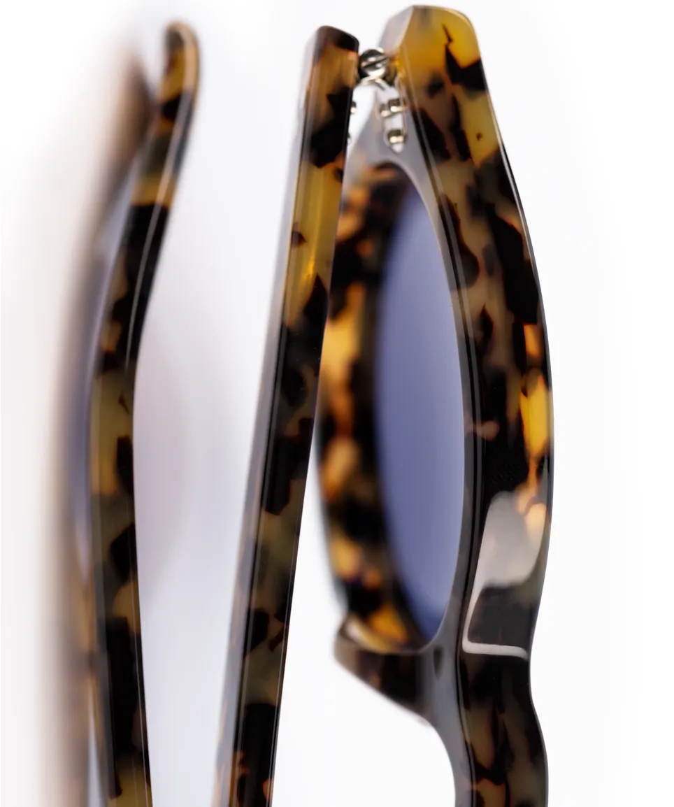 Lesca Gaston in 93 – havannafarbige Acetat Panto Brille mit blauen Glaesern – Vintage Stil – made in France – Kitschenberg